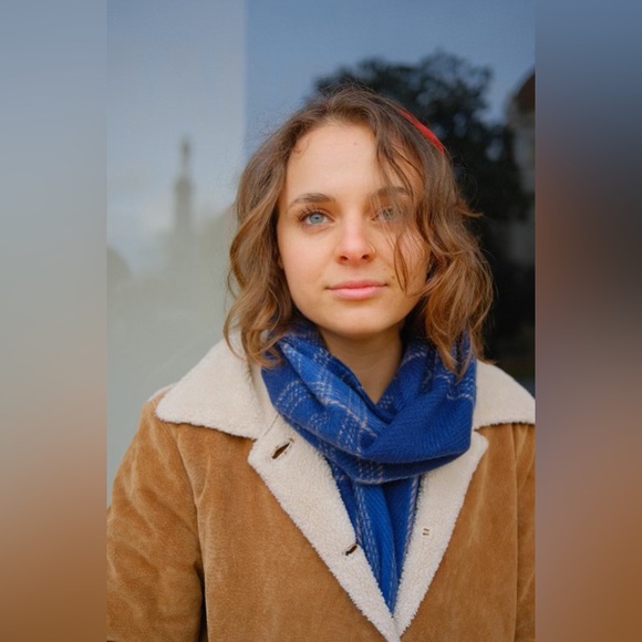 Meet your Posher, Sarah - Picture 1 of 1